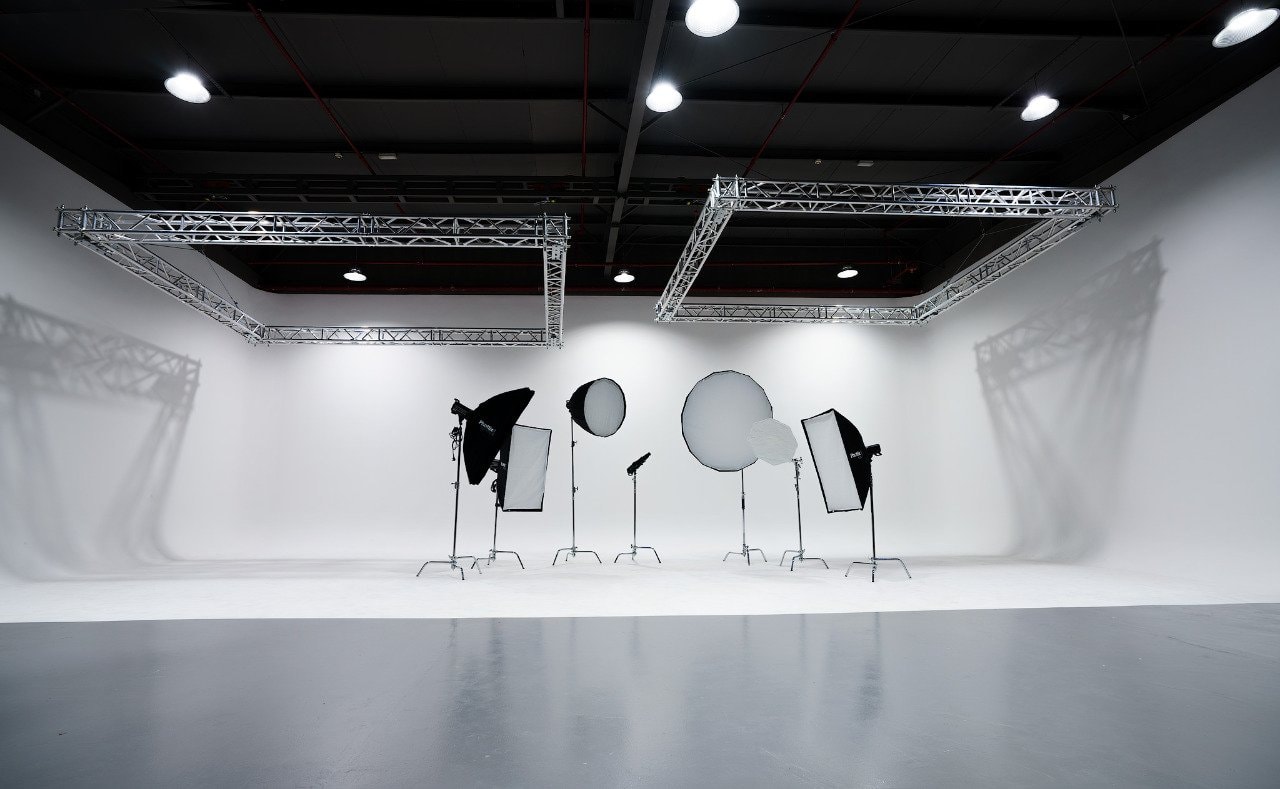 The Graphite studio floor with its white cyclorama and lighting rigs